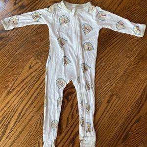 Kyte Baby footed zip-up 6-12mo Rainbow Print